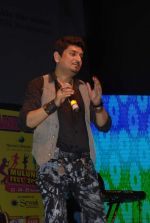 Neeraj Shridhar at Mulund Festival 2011 in Mulund on 26th Dec 2011 (88).JPG
